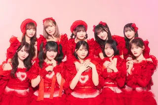 ＝LOVE「とくべチュ、して / 恋人以上、好き未満」インタビュー｜初の両A面シングルは甘々な“ラブ”が満載のサムネイル